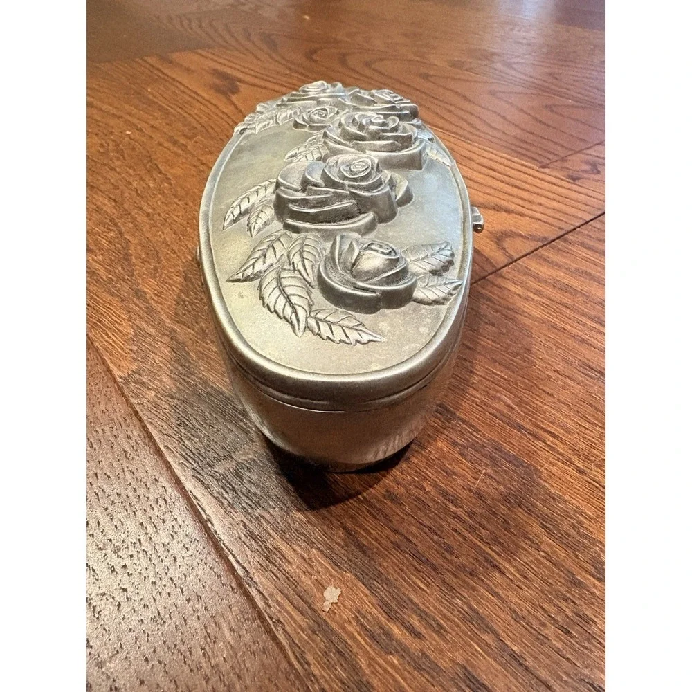Godinger Silver Plate Rose Pattern Oval Velvet Lined Jewelry Box